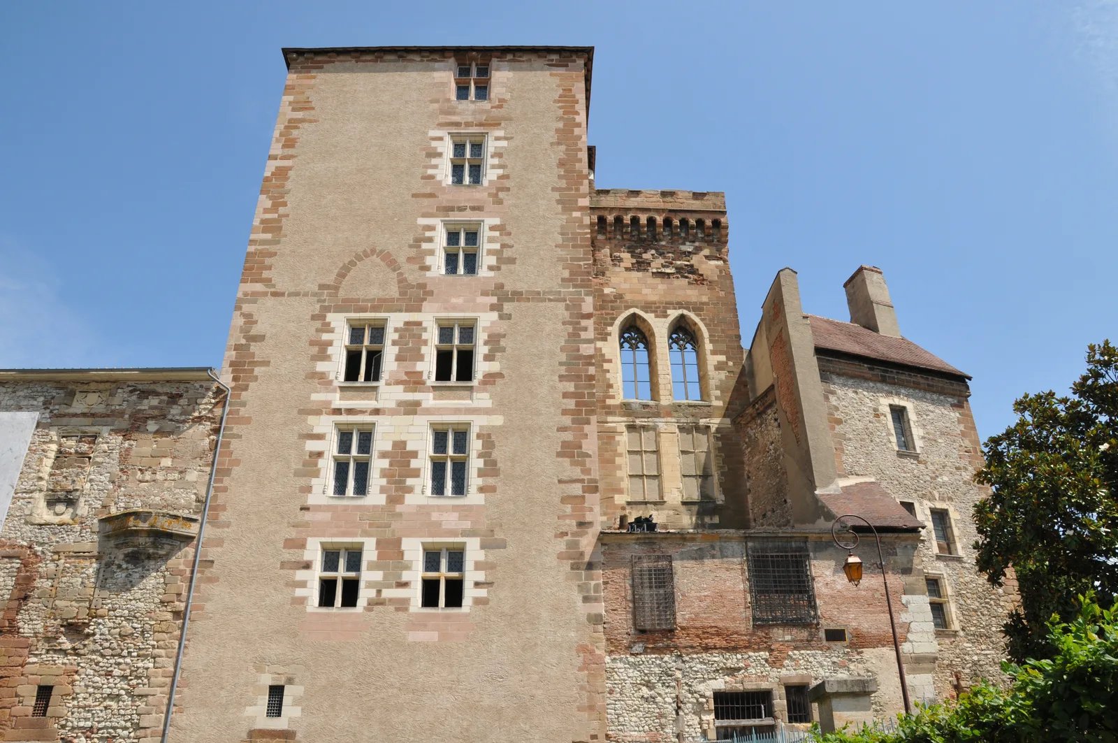 🏰 부르봉 공작의 성(샤토 데 뒥 드 부르봉)